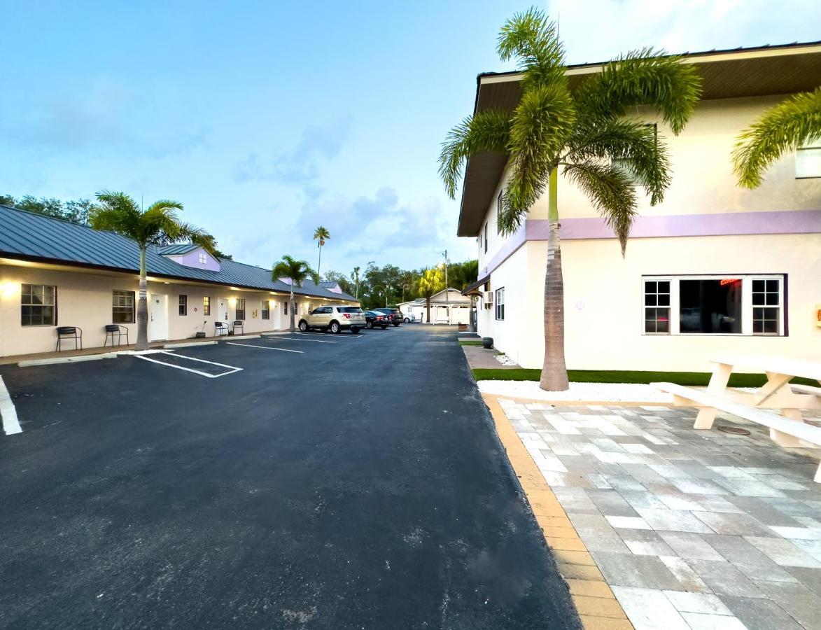Appartamento 1k Bed With Shared Pool 06 Clearwater