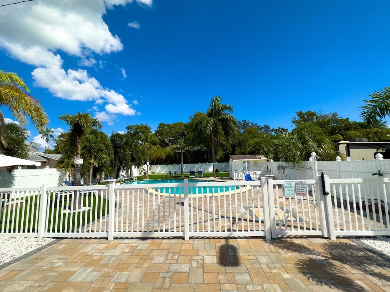 Appartamento 1k Bed With Shared Pool 06 Clearwater