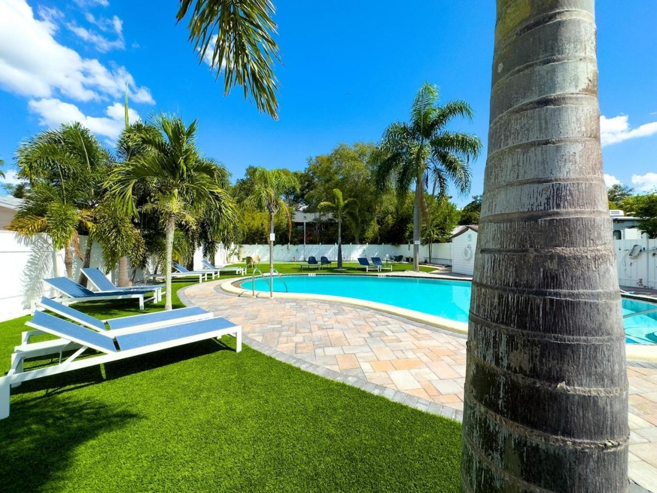 1k Bed With Shared Pool 06 Appartamento *